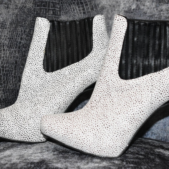 Sold-Sold - Picture 2 of 5